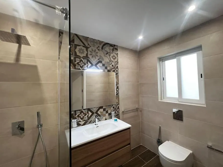 Zejtun 3-Bedroom Modern Apartment 0*,